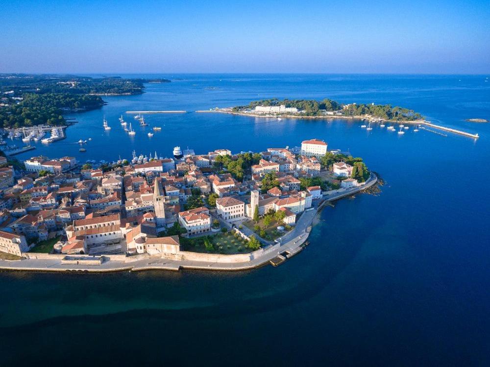 Lovely House Lindi In Porec Exterior photo